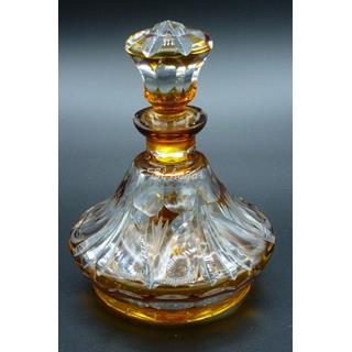 Botella licorera de cristal tallado color ámbar - Imagen 1