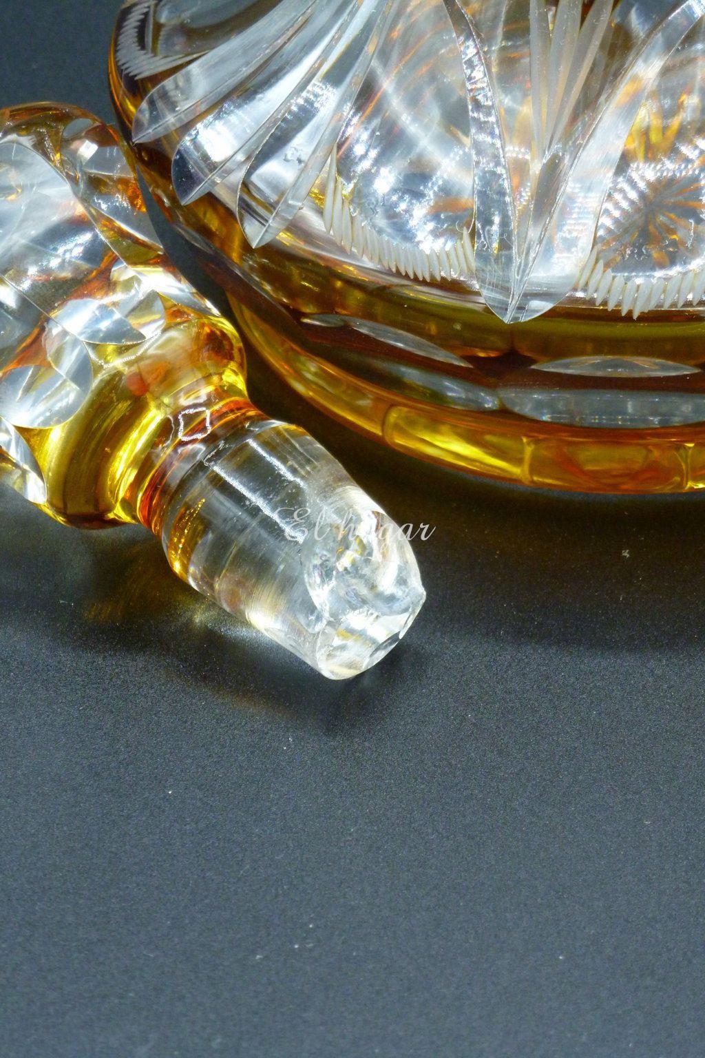 Botella licorera de cristal tallado color ámbar - Imagen 3
