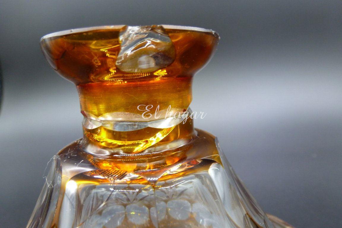Botella licorera de cristal tallado color ámbar - Imagen 6