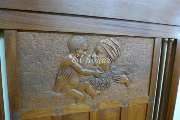 Cama de madera de castaño tallado - MUEBLES