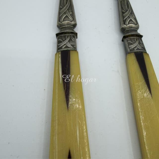 Cubiertos de servir ensalada, de asta, metal plateado y baquelita. Art Decó - Imagen 5