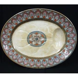 Fuente de carne con hueco para salsa - Imagen 1