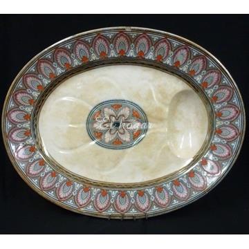 Fuente de carne con hueco para salsa - Imagen 1