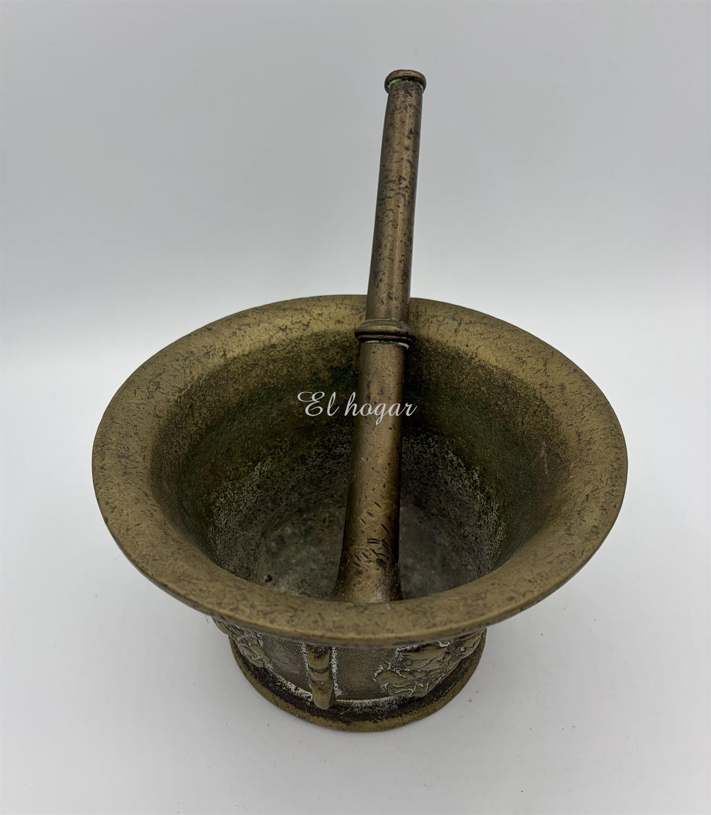 Gran almirez de bronce con su mano o maja original - Imagen 3