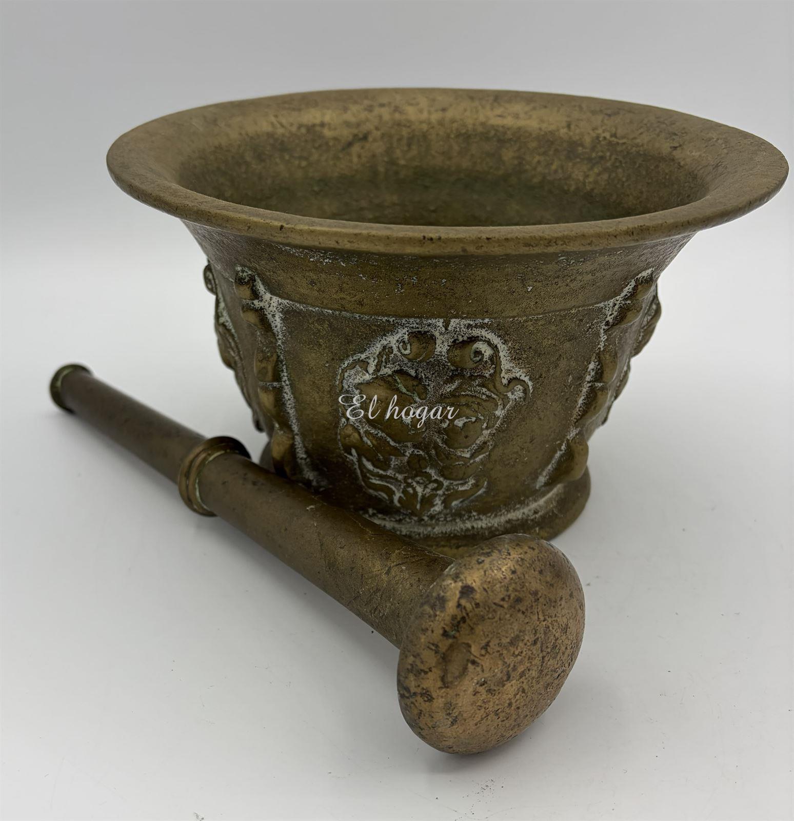 Gran almirez de bronce con su mano o maja original - Imagen 4