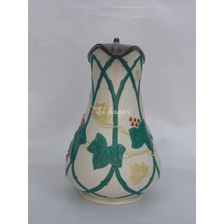 Jarra de gres blanco con decoración de hojas de parra y tapa de estaño - Imagen 2